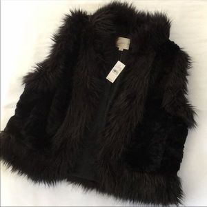 Ann Taylor LOFT Black Faux Fur Winter Fall Trendy Coat Vest Jacket